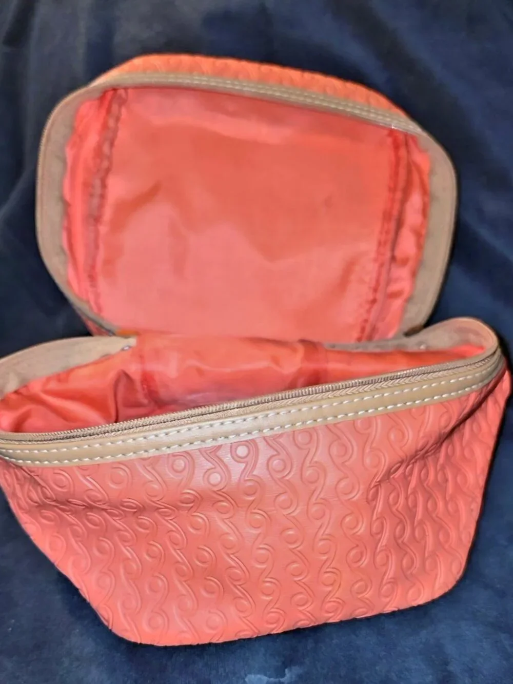 Este'e Lauder Cosmetic Case